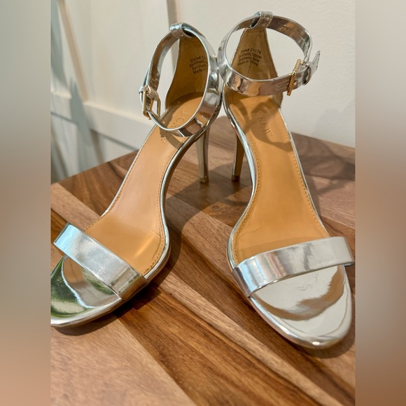 JCrew Heels in Metallic/Leather, size 7.5 - Picture 4 of 10